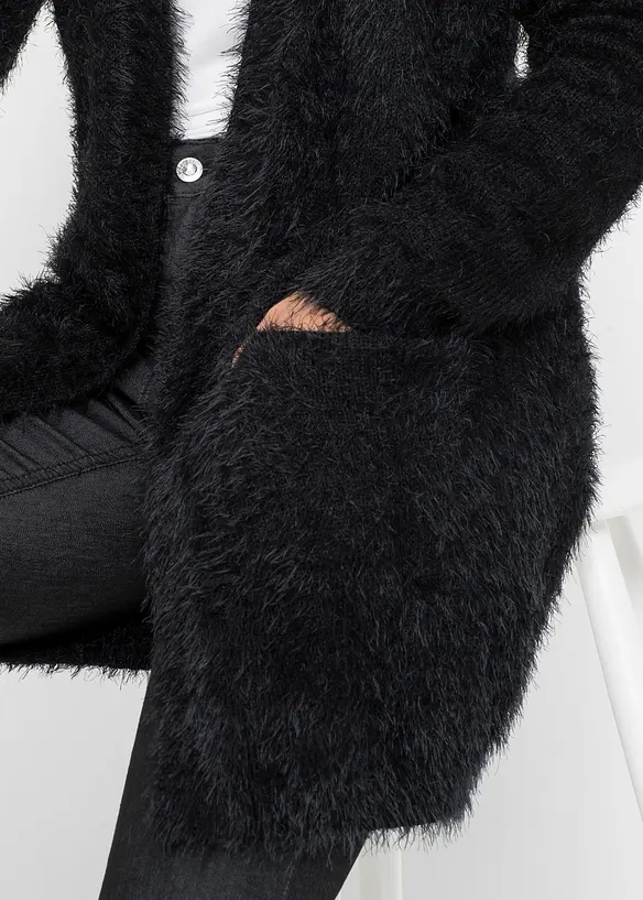 Lang strikkejakke i fluffy stil, bonprix