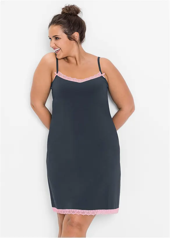 Kort nattkjole med delikate blonder, bonprix