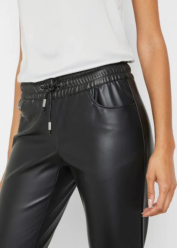 Slip on-bukse i imitert skinn, bonprix