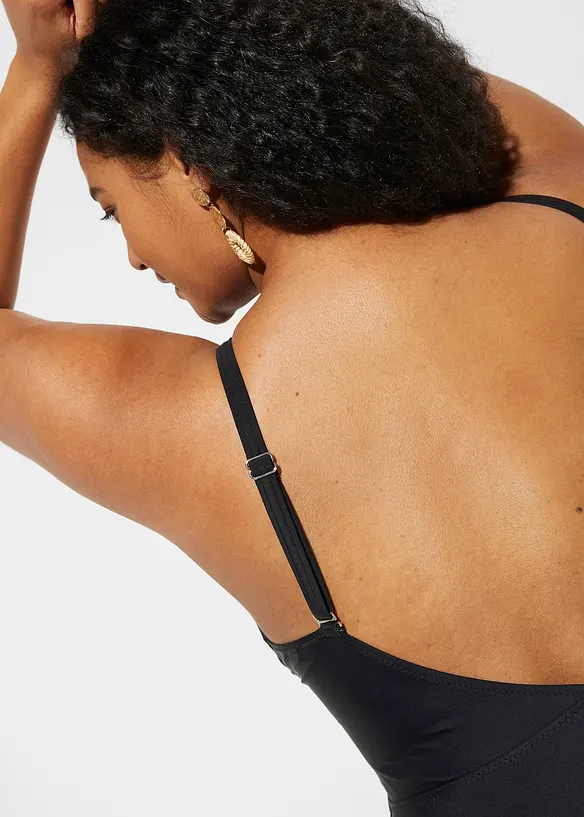 Badedrakt med cut out og volanger, bonprix