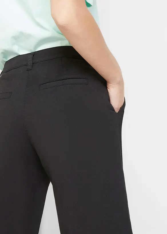 Vid shorts i twill, bonprix