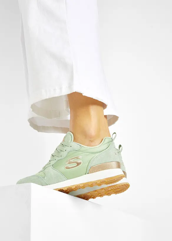 Sneakers med memoryskum fra Skechers, Skechers