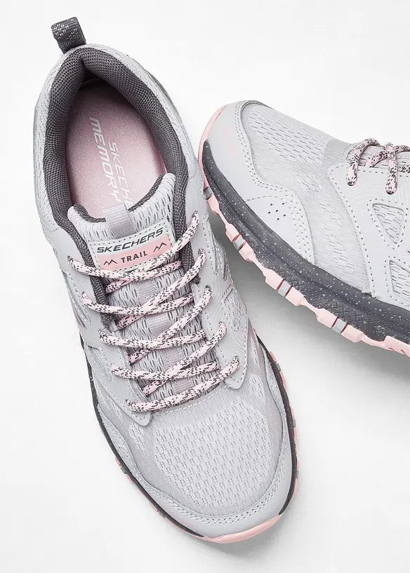 Tursko med memoryskum fra Skechers, Skechers