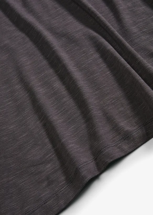 Topp med asymmetrisk nederkant, bonprix