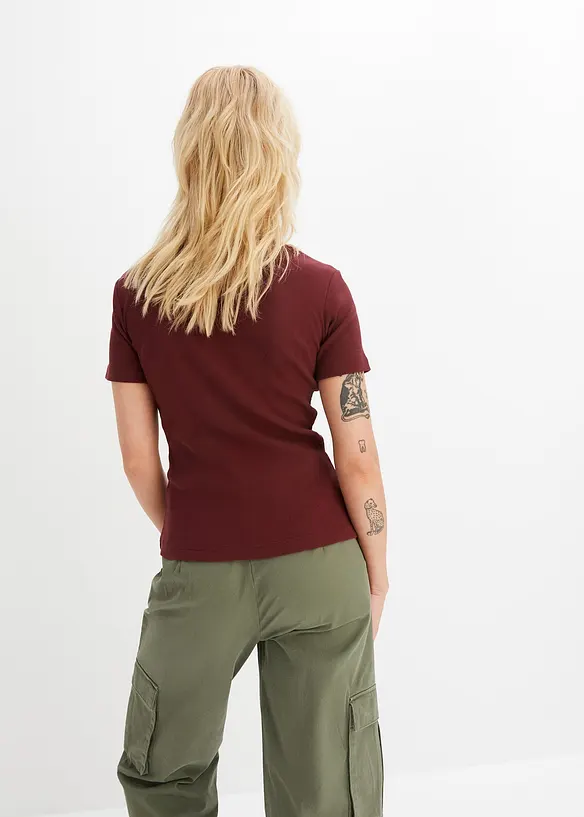 Ribbet topp med blonde, bonprix