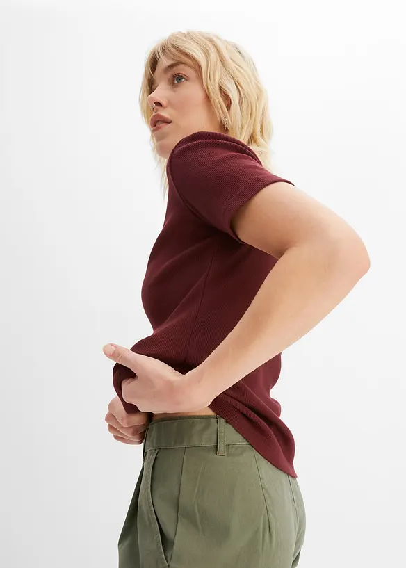 Ribbet topp med blonde, bonprix