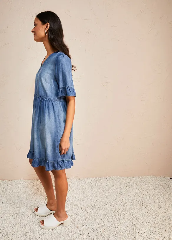 Jeanskjole med volanger av lyocell, bonprix