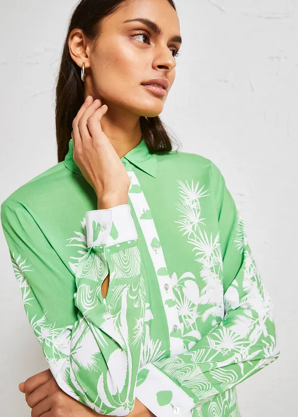 Bluse i lett viskose med lengre bakstykke, bonprix