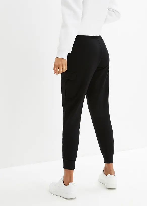 Joggebukse med cargolommer, bonprix