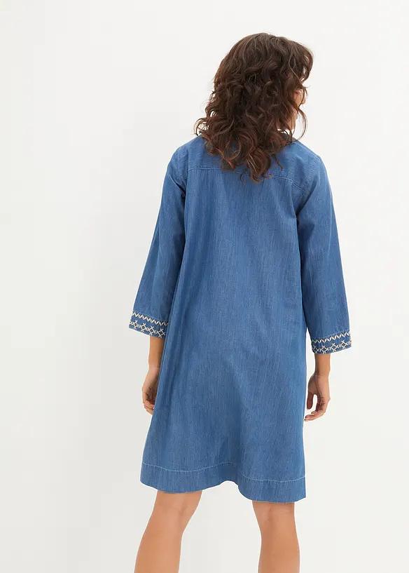 Jeanskjole med broderi, bonprix