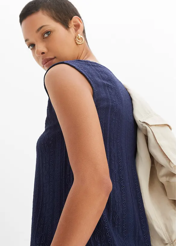 Topp med hullbroderi, bonprix