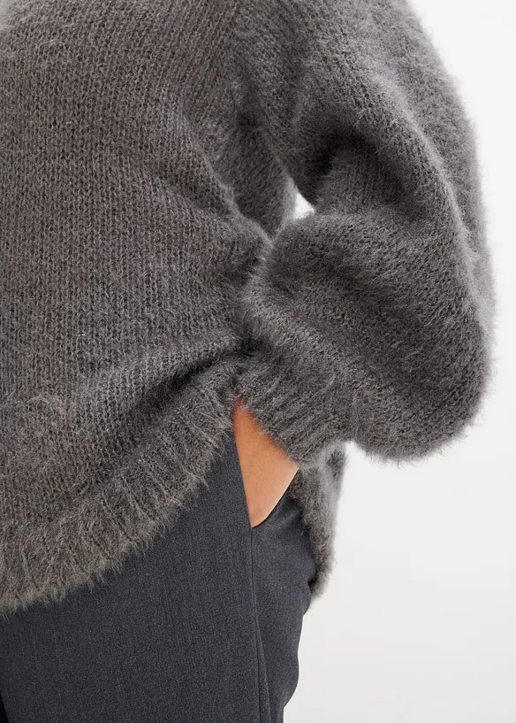 Oversized genser av fluffy garn, bonprix