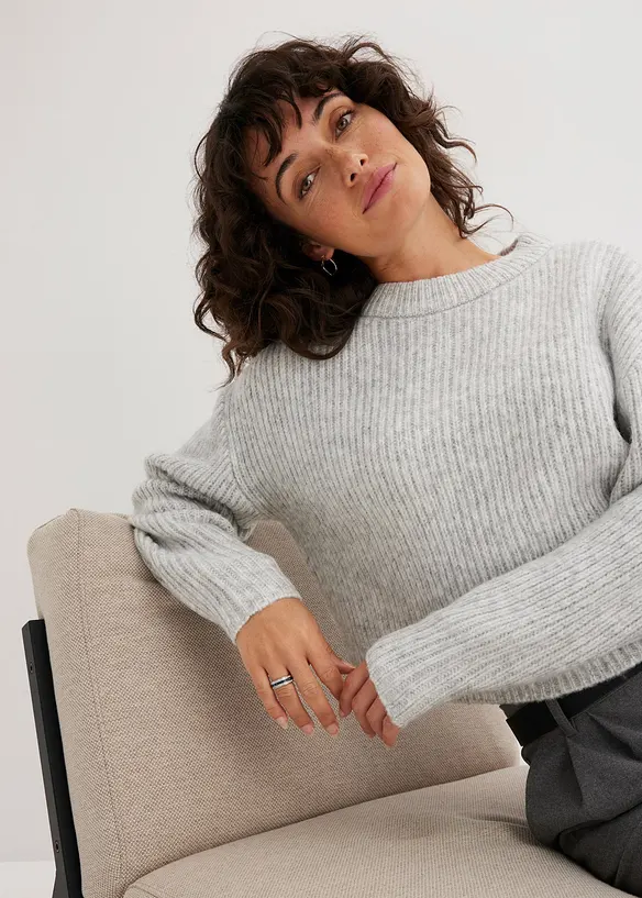 Grovstrikket genser i mykt materiale med ull, bonprix