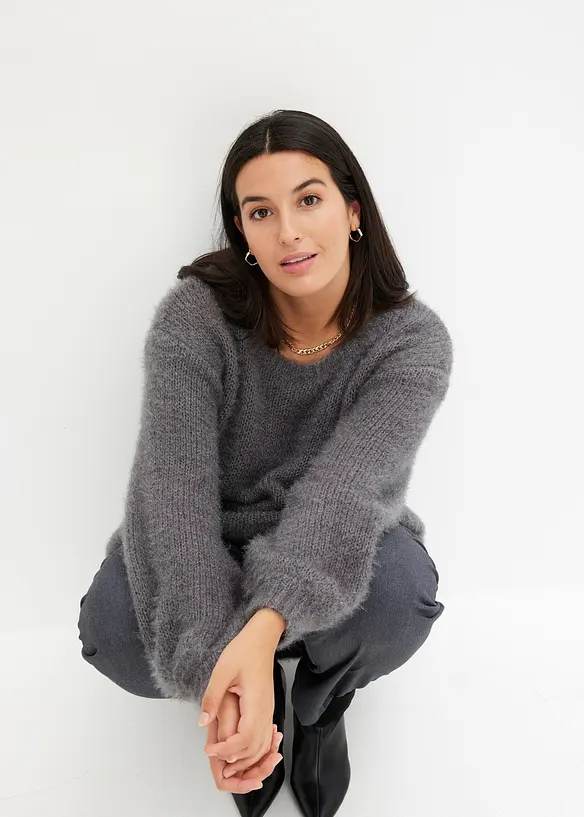 Oversized genser av fluffy garn, bonprix