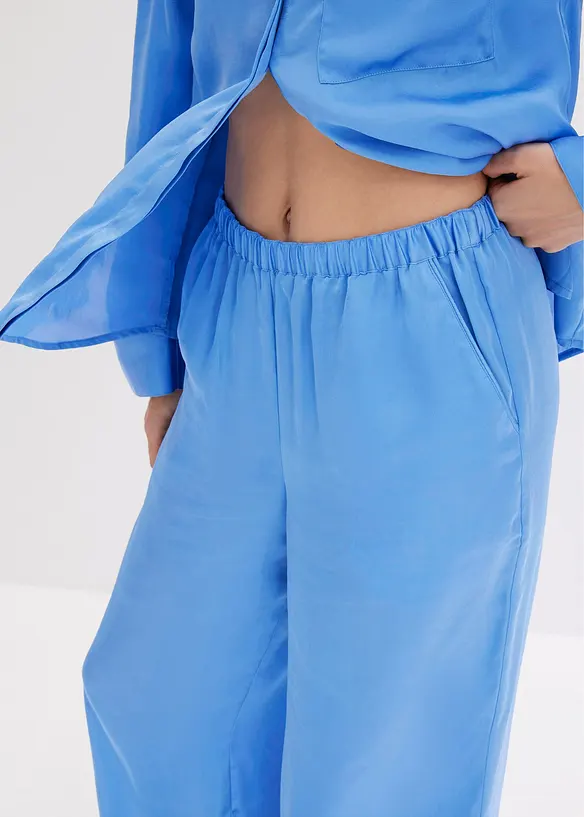 Oversized pyjamas i sateng, bonprix