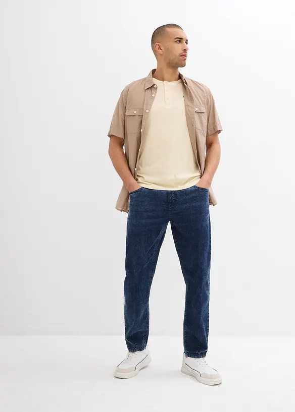 Relaxed Fit-pull on jeans i lett denim med stretch, Straight, bonprix