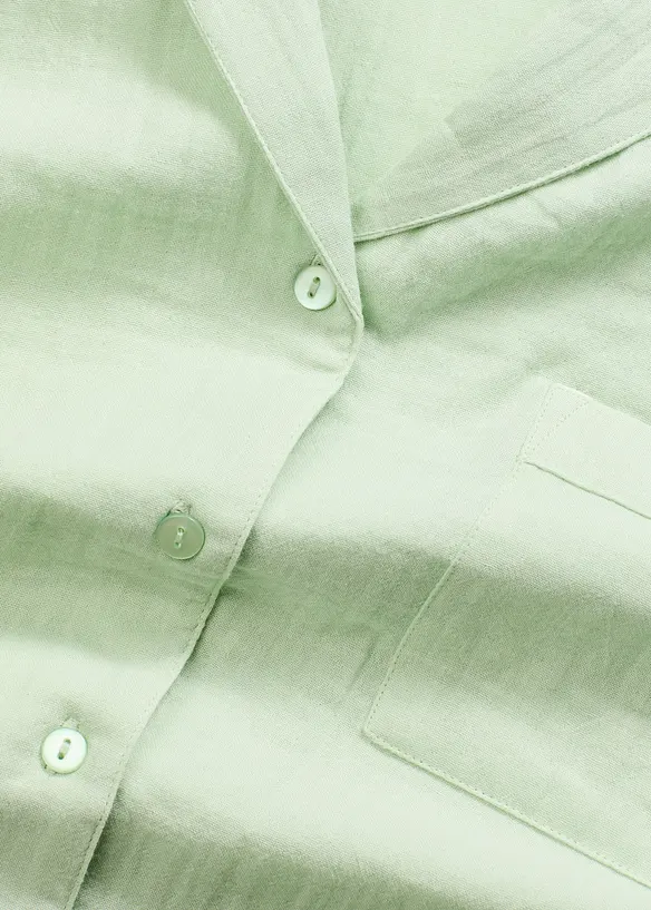 Kort pyjamas i musselin med knappestolpe, bonprix