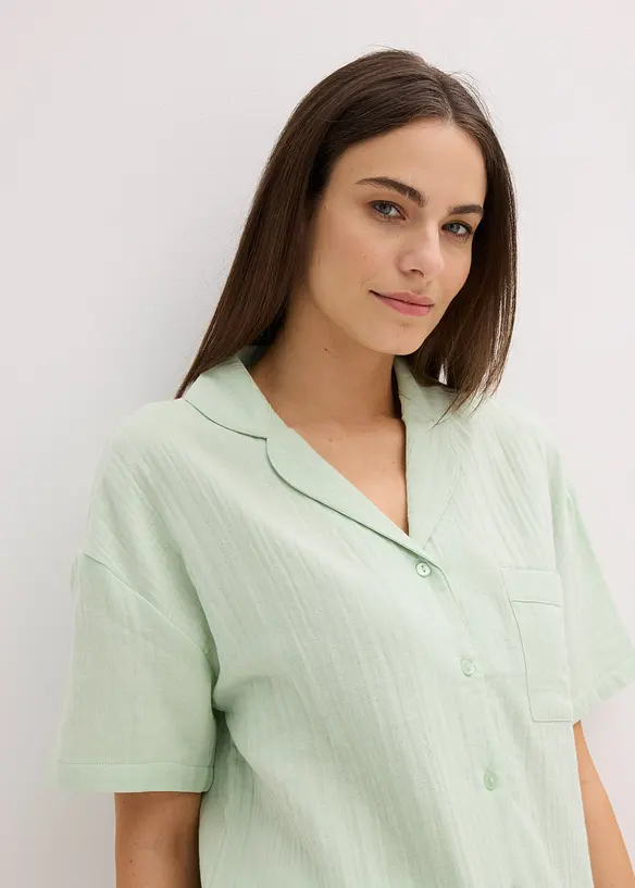 Kort pyjamas i musselin med knappestolpe, bonprix