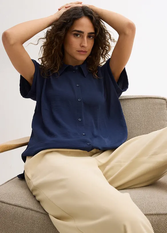 Bluse med korte ermer og resirkulert polyester, bonprix