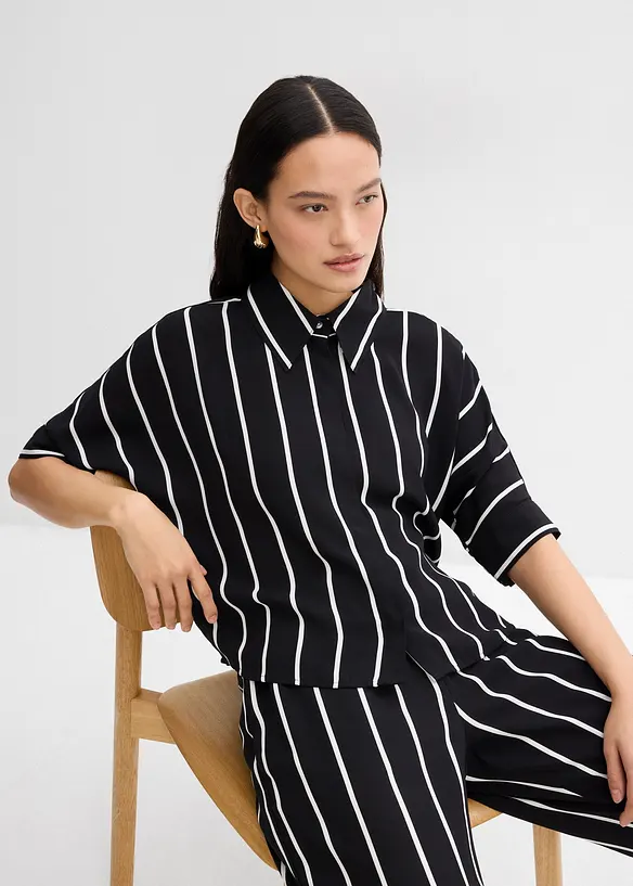 Kortermet bluse i kreppet strukturmateriale, bonprix