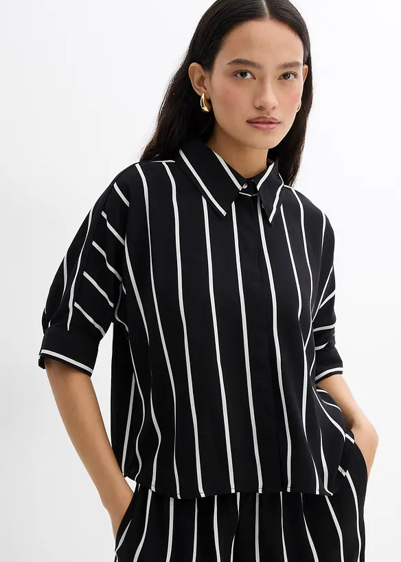 Kortermet bluse i kreppet strukturmateriale, bonprix