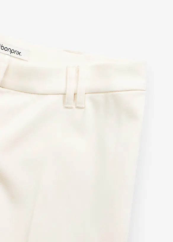 Shorts med innsvingt linning, bonprix