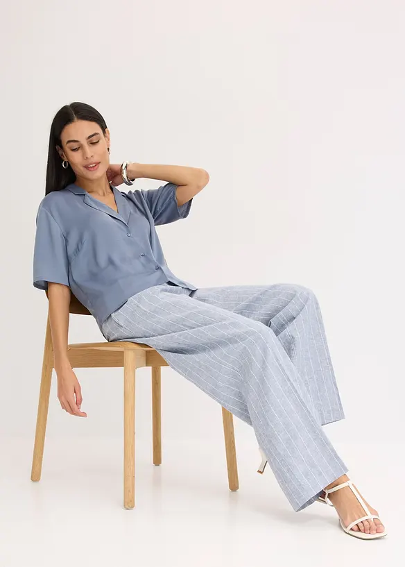 Satengbluse med krage med slag, bonprix