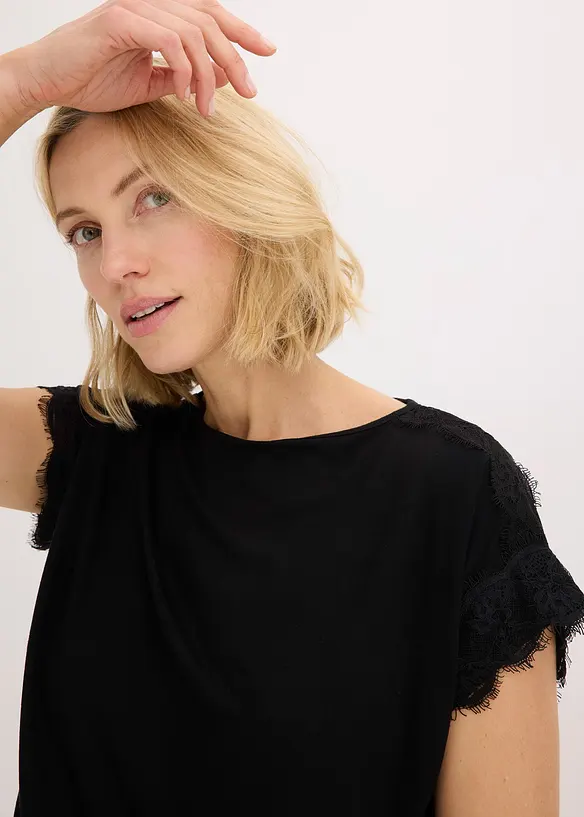 Topp i viskose med blonder, bonprix