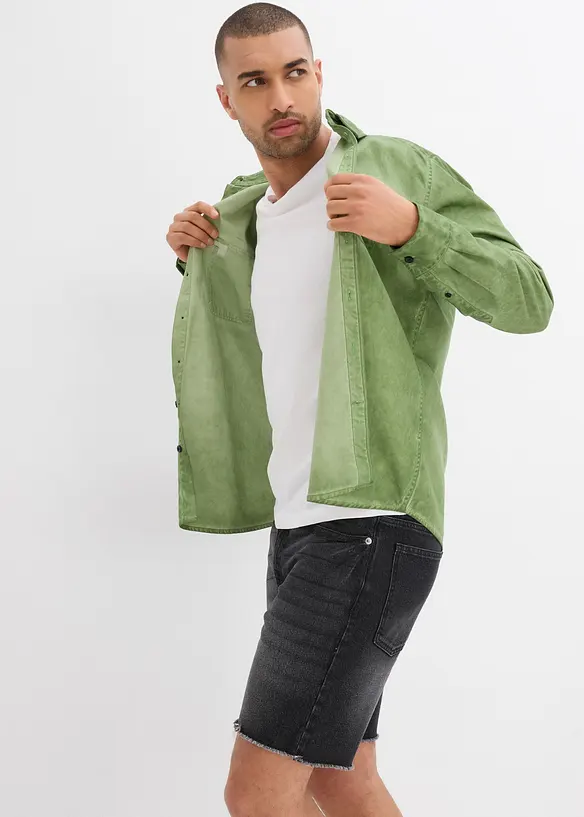 Denimshorts med stretch og råkanter, Relaxed Fit, bonprix