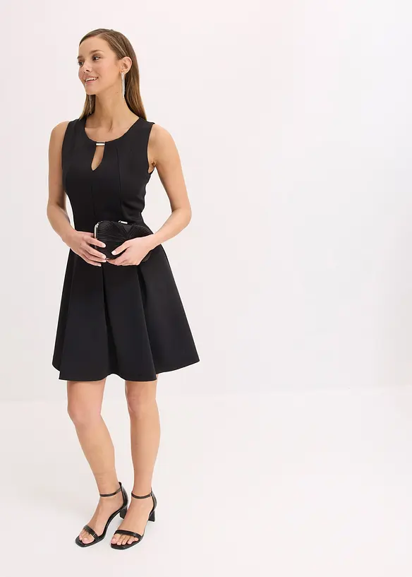 Minikjole med accessoir-detalj, bonprix