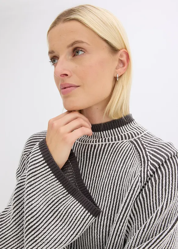 Oversized genser med høy kant i halsen, bonprix