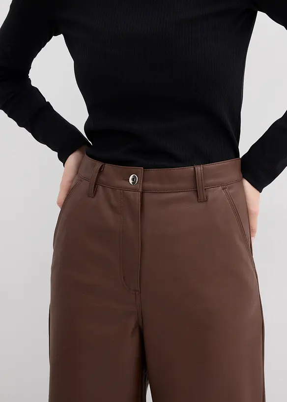 Bukse i imitert skinn, bonprix