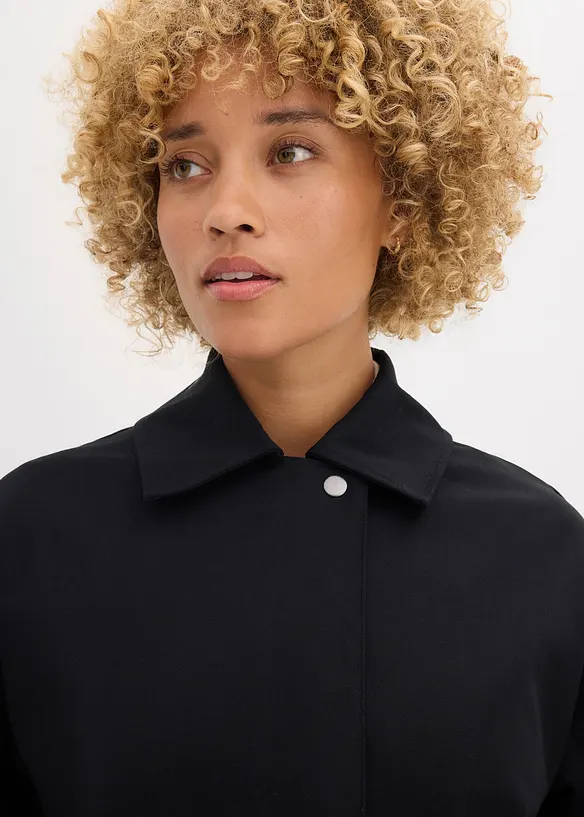 Trenchcoat i vannavvisende materiale, bonprix