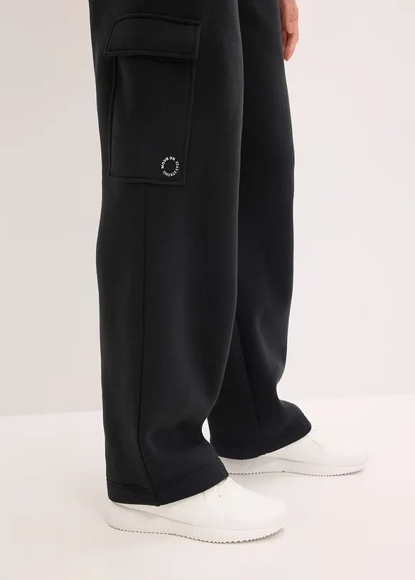 Varmende joggebukse i funksjonsmateriale med vide ben, hurtigtørkende, bonprix
