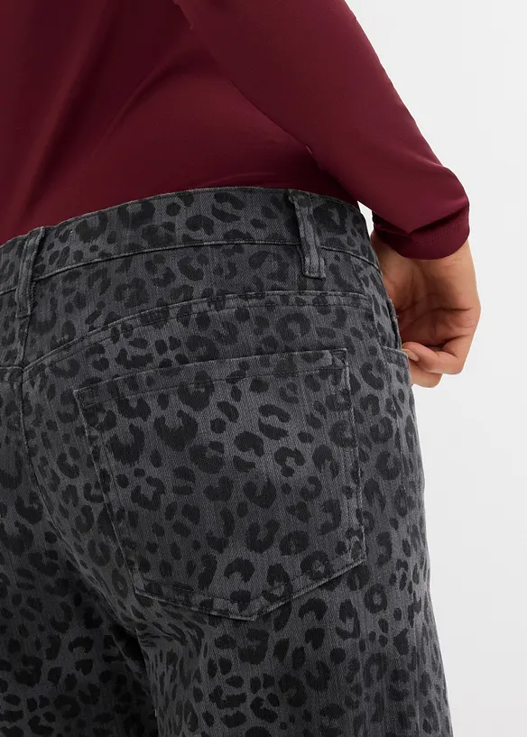 Wide Leg-twillbukse med leopardtrykk, bonprix