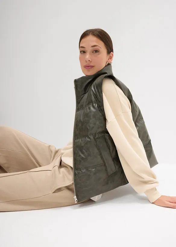 Vattert vest i imitert skinn, bonprix