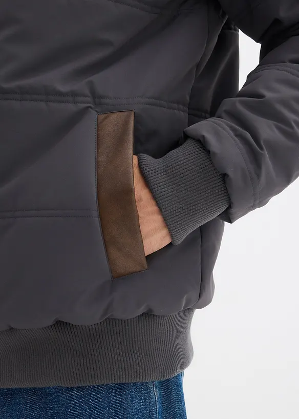 Vattert jakke med detaljer i imitert skinn, vannavvisende, bonprix