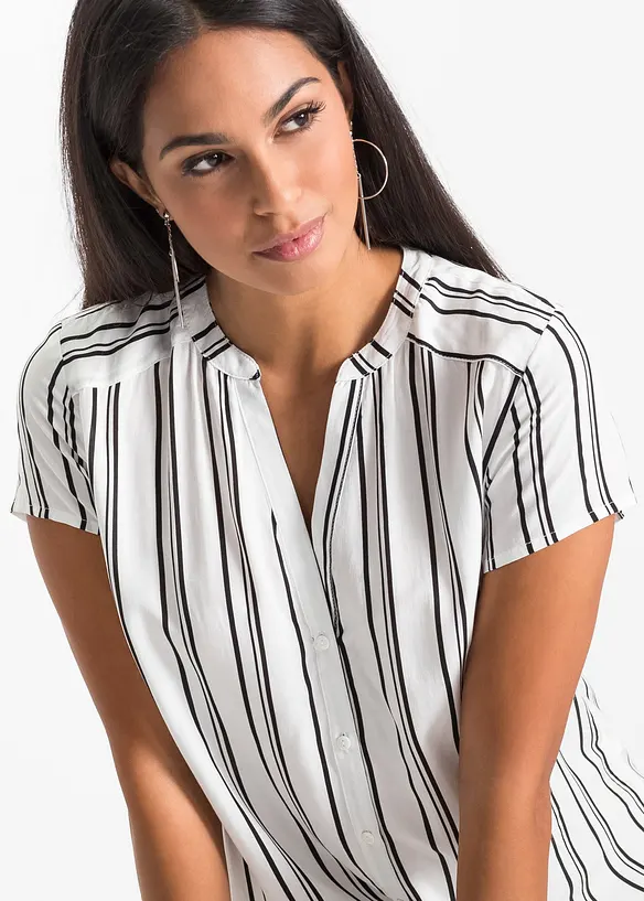 Kortermet bluse i 100% viskose, bonprix