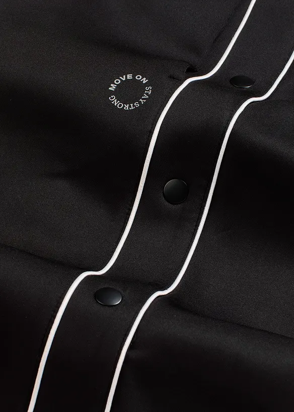 Joggebukse i Quick Dry-materiale med knapper langs sidesømmen, bonprix