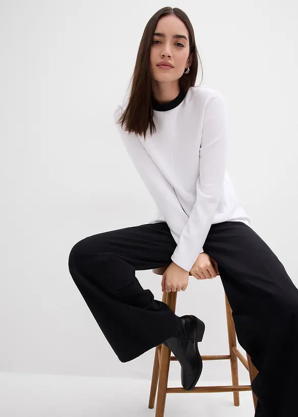 Langermet topp i viskosemiks med kontrastfarget innfelling i halsen, bonprix