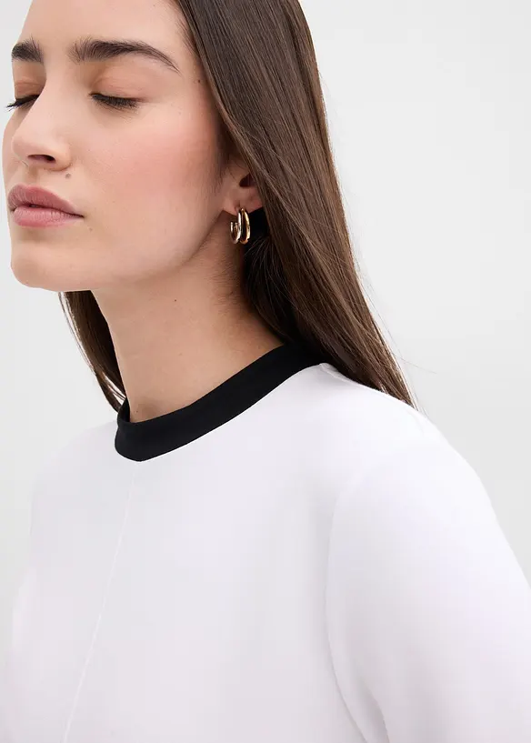 Langermet topp i viskosemiks med kontrastfarget innfelling i halsen, bonprix