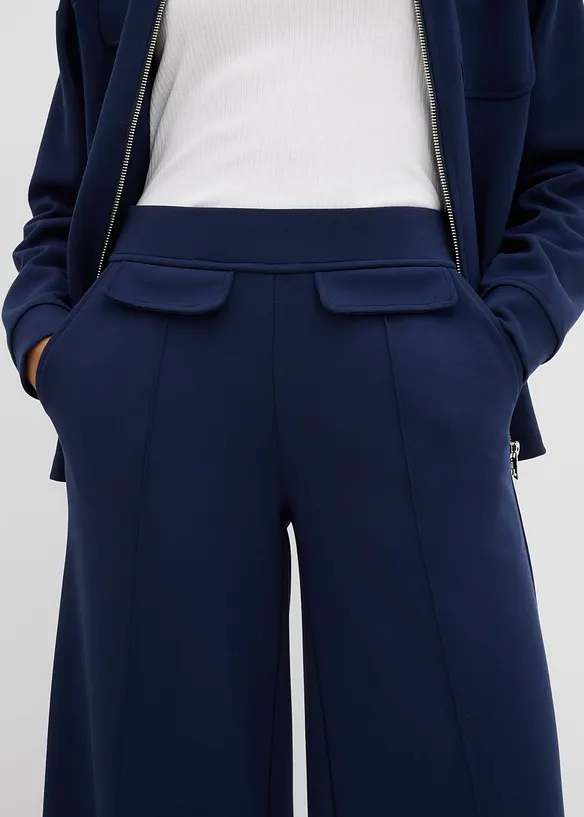 Bootcut-bukse i viskosemiks med lett glans, bonprix