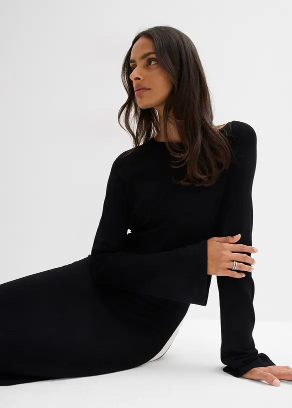 Strikket kjole i viskosemiks med kontrastdetaljer, bonprix