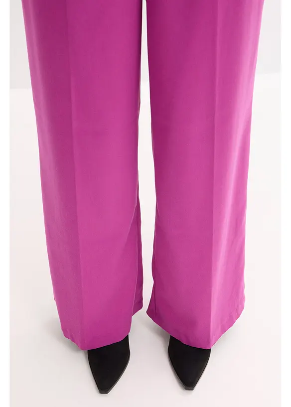 Vid bukse med nålestripe-mønster, bonprix