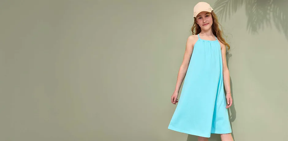 Barn - Trendy - Holiday Looks