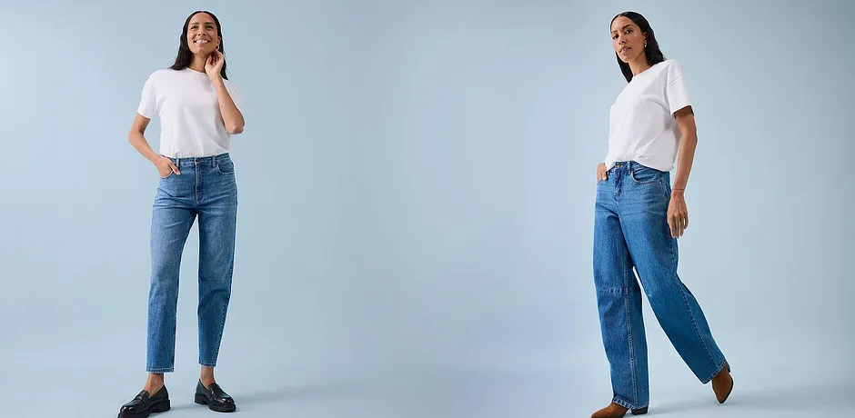 Klassisk ledig look: Hvit T-skjorte kombinert med bluejeans og moteriktige sko.