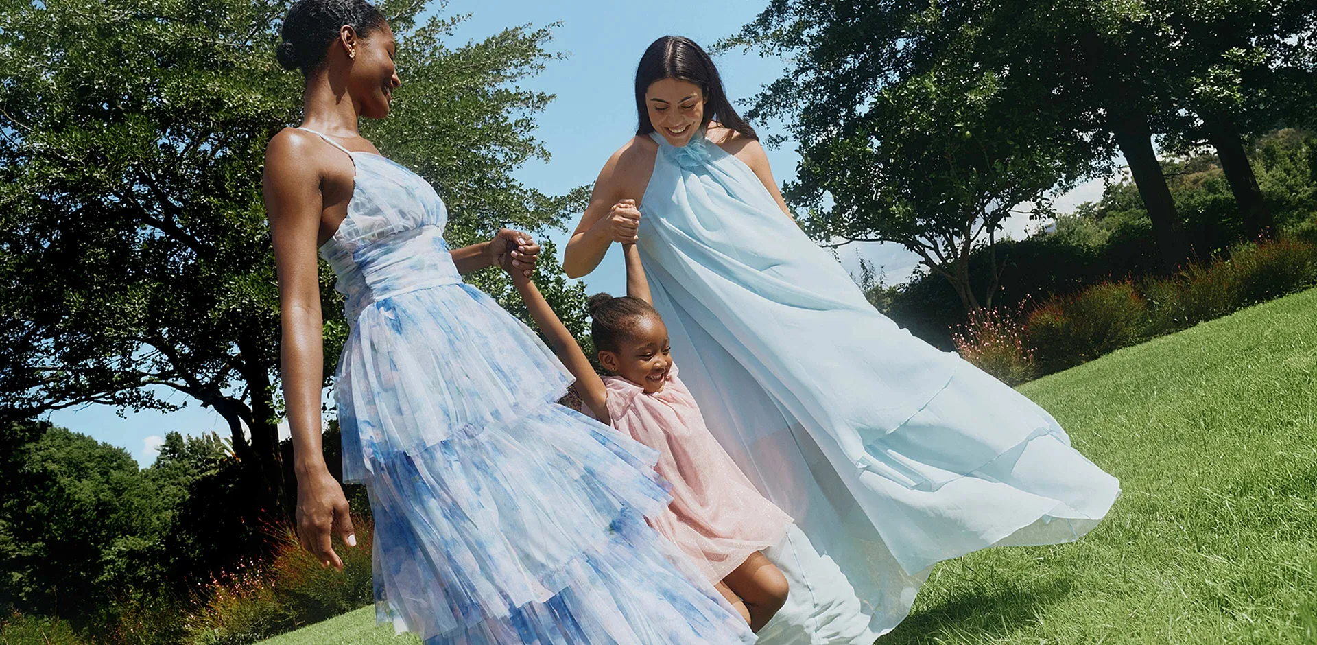 Dame - Midikjole i lett tyll med volanger - lysebl&aring; blomsterm&oslash;nster