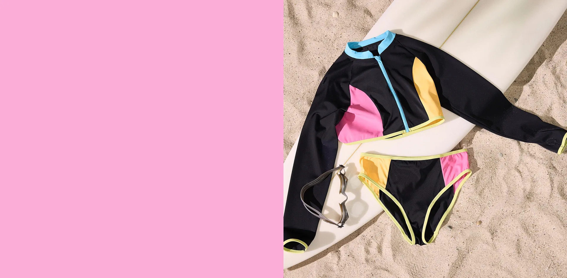 Bikini til barn med langermet topp i moderne stil.