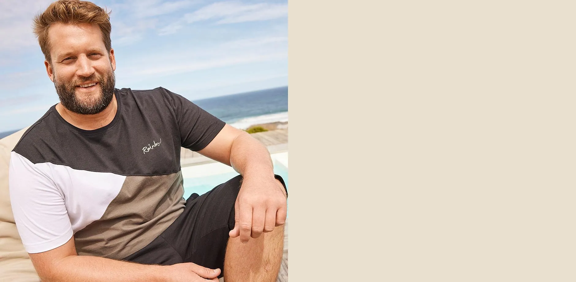 Colorblocking T-skjorte og behagelig shorts for en avslappet strandstil.