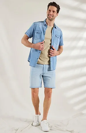 Heisenberg_FutureUse - Kortermet jeansskjorte i økologisk bomull, Slim Fit - isblå denim